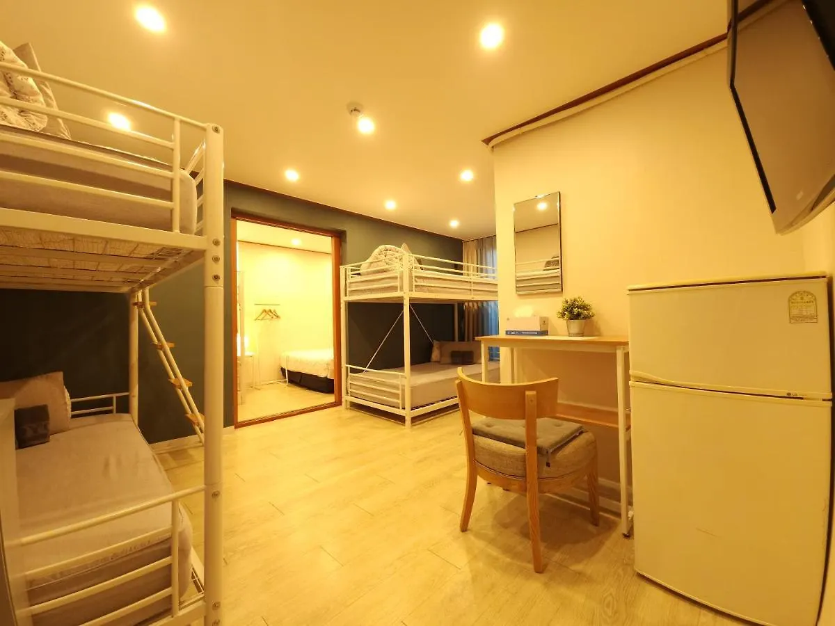 OYO Rooftop Hostel Seoul 3*,  Südkorea