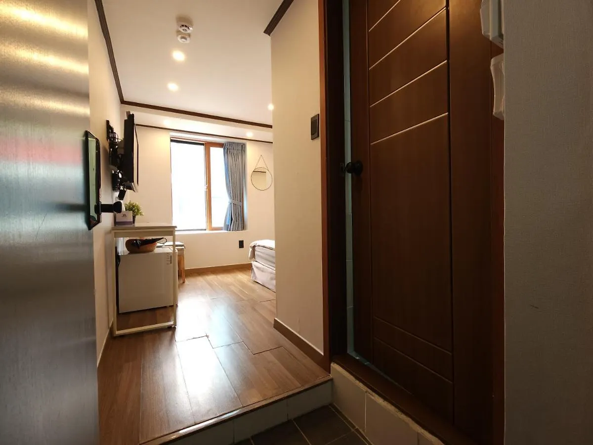 OYO Rooftop Hostel Seoul
