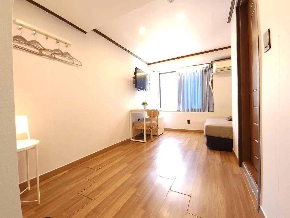 OYO Rooftop Hostel Seoel Hotel
