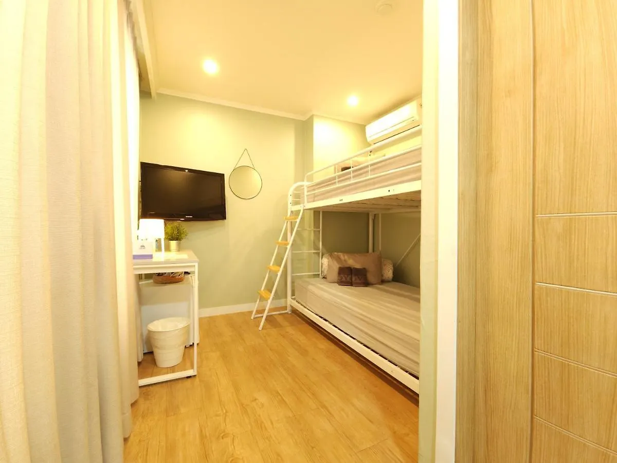 OYO Rooftop Hostel Seoel Hotel