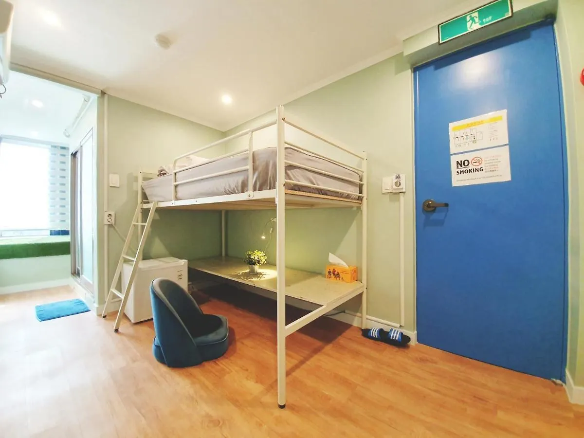 *** Ξενοδοχείο Oyo Rooftop Hostel Σεούλ Νότια Κορέα