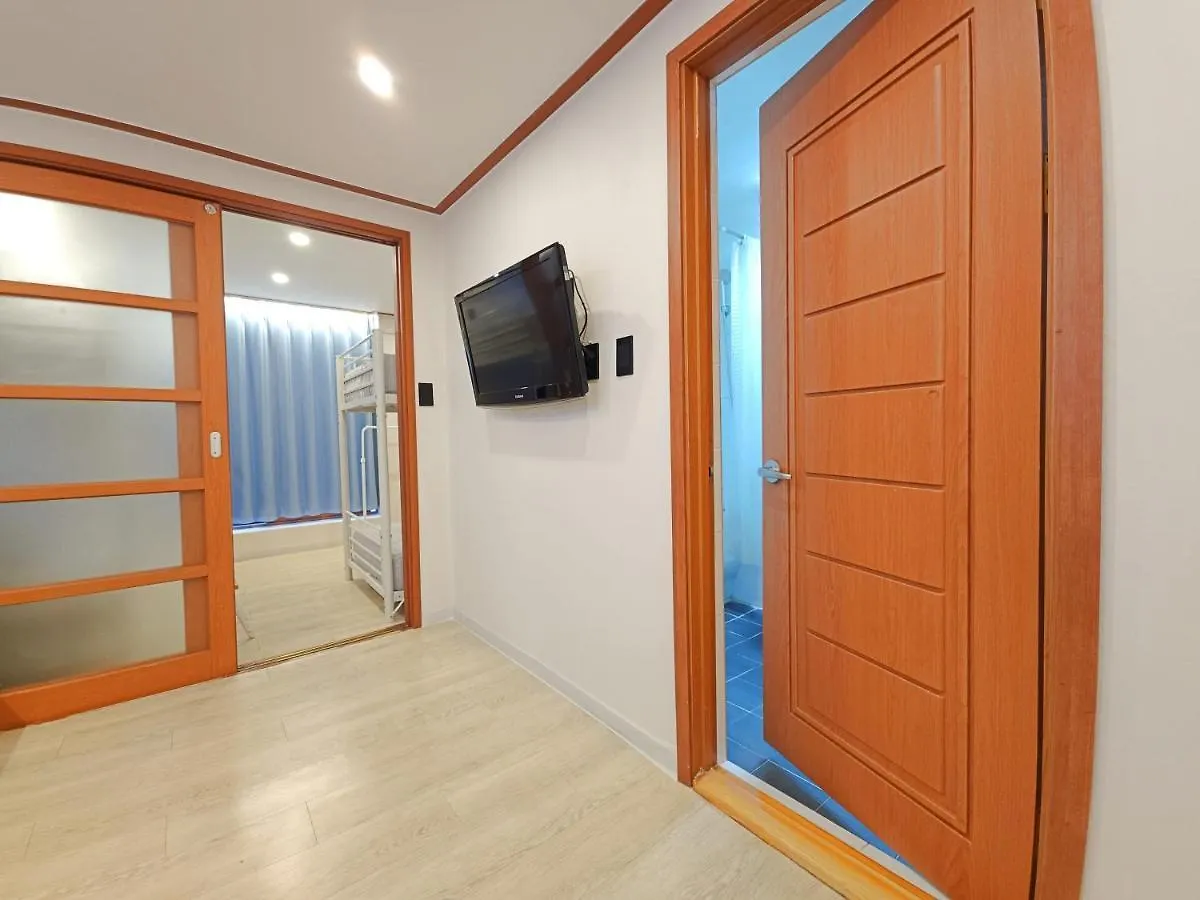 Oyo Rooftop Hostel Seul Hotel